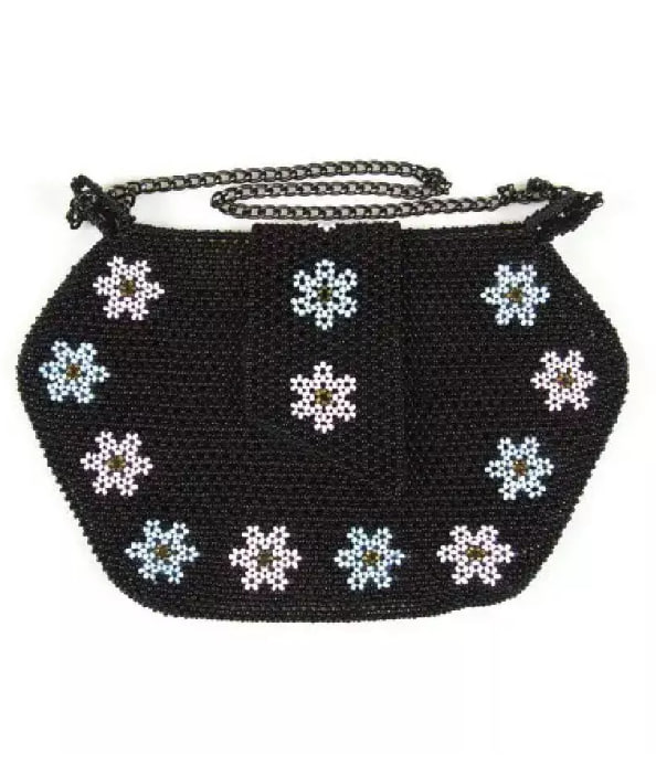 Украшения из бисера с цветочным орнаментом