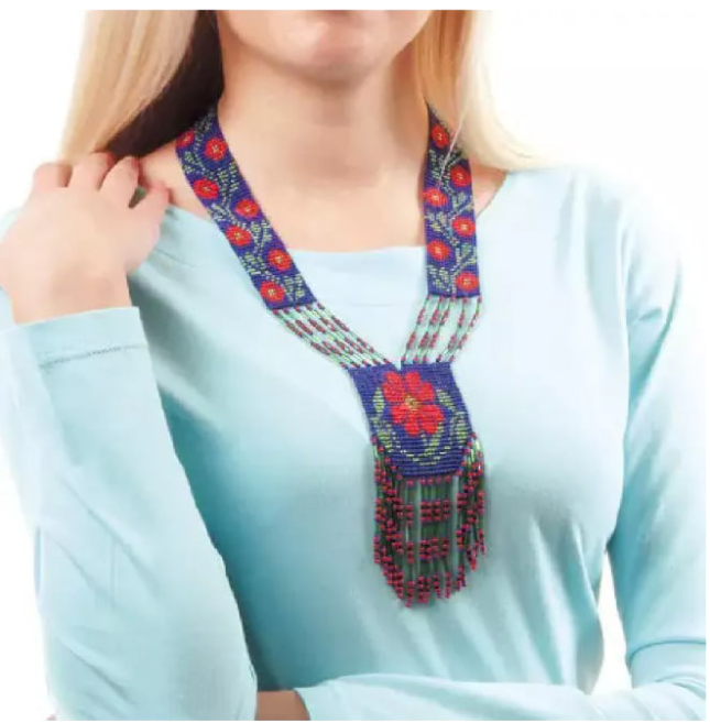 Украшения из бисера с цветочным орнаментом